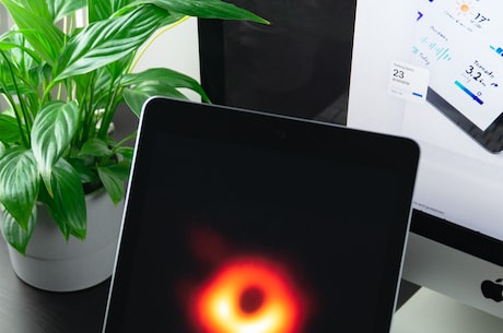 black hole( A Brief Introduction to Black Holes)