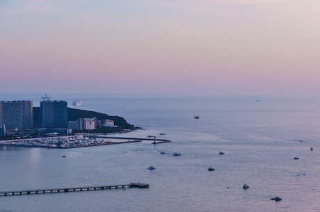 涠洲岛景点(涠洲岛景点：探寻岛上自然美景)